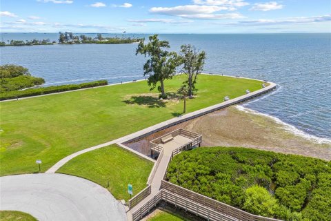 Condominio en venta en Tarpon Springs, Florida, 2 dormitorios, 91.04 m2 № 1837647 - foto 21