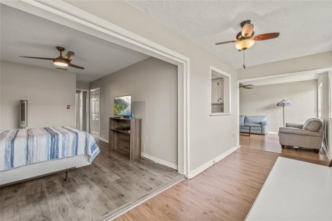 Condominio en venta en Tarpon Springs, Florida, 2 dormitorios, 91.04 m2 № 1837647 - foto 15