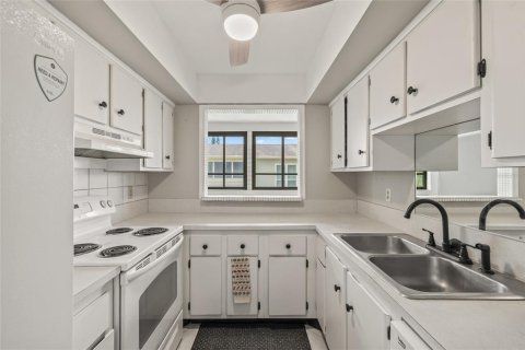 Condominio en venta en Tarpon Springs, Florida, 2 dormitorios, 91.04 m2 № 1837647 - foto 9