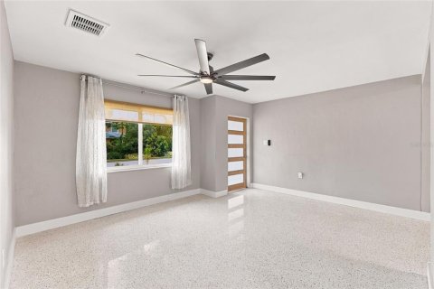 Appartement à louer à Saint Petersburg, Floride: 2 chambres, 74.32 m2 № 2386247 - photo 4