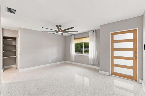Appartement à louer à Saint Petersburg, Floride: 2 chambres, 74.32 m2 № 2386247 - photo 18