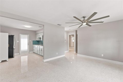 Appartement à louer à Saint Petersburg, Floride: 2 chambres, 74.32 m2 № 2386247 - photo 17