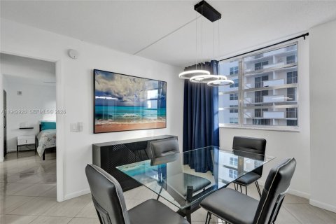 Copropriété à vendre à Hallandale Beach, Floride: 1 chambre, 89.65 m2 № 1999331 - photo 3