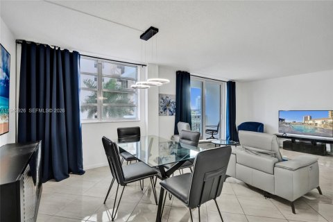 Copropriété à vendre à Hallandale Beach, Floride: 1 chambre, 89.65 m2 № 1999331 - photo 13