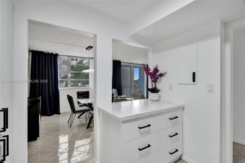 Copropriété à vendre à Hallandale Beach, Floride: 1 chambre, 89.65 m2 № 1999331 - photo 24