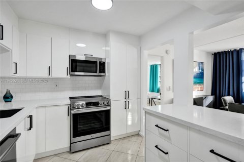 Copropriété à vendre à Hallandale Beach, Floride: 1 chambre, 89.65 m2 № 1999331 - photo 19