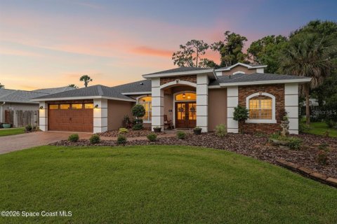 House in Melbourne, Florida 4 bedrooms, 263.84 sq.m. № 2197071