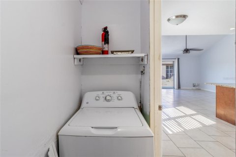 Immobilier commercial à vendre à Sarasota, Floride: 4 chambres, 168.8 m2 № 2425392 - photo 20