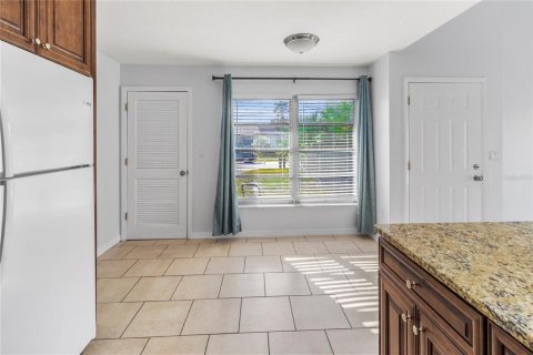 Immobilier commercial à vendre à Sarasota, Floride: 4 chambres, 168.8 m2 № 2425392 - photo 10