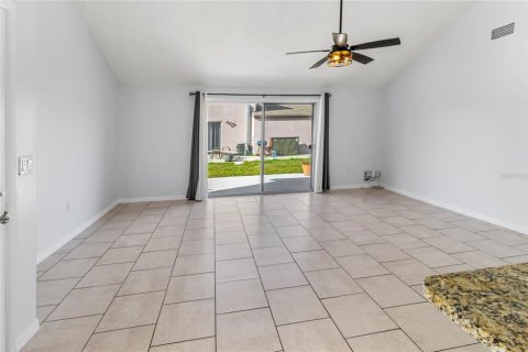 Immobilier commercial à vendre à Sarasota, Floride: 4 chambres, 168.8 m2 № 2425392 - photo 18