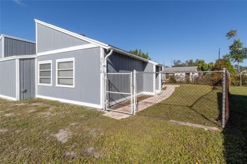 Immobilier commercial à vendre à Sarasota, Floride: 4 chambres, 168.8 m2 № 2425392 - photo 29