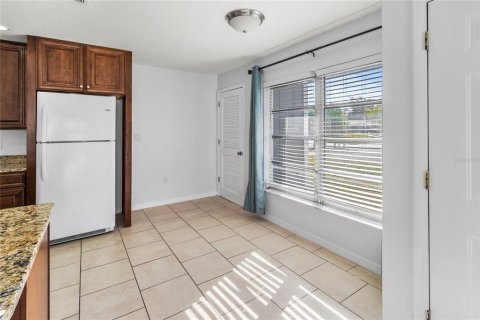 Immobilier commercial à vendre à Sarasota, Floride: 4 chambres, 168.8 m2 № 2425392 - photo 9