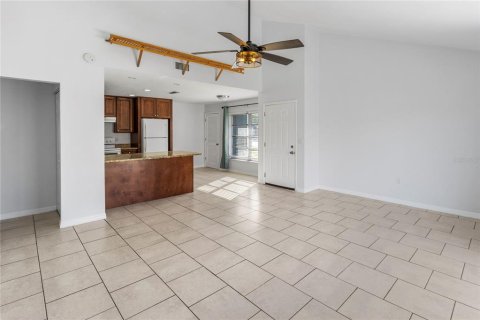 Immobilier commercial à vendre à Sarasota, Floride: 4 chambres, 168.8 m2 № 2425392 - photo 12