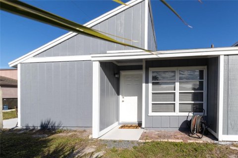 Immobilier commercial à vendre à Sarasota, Floride: 4 chambres, 168.8 m2 № 2425392 - photo 3