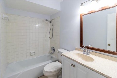 Immobilier commercial à vendre à Sarasota, Floride: 4 chambres, 168.8 m2 № 2425392 - photo 21