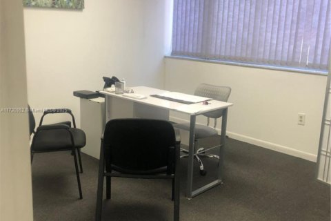 Commercial property in Coral Gables, Florida № 1985090 - photo 7