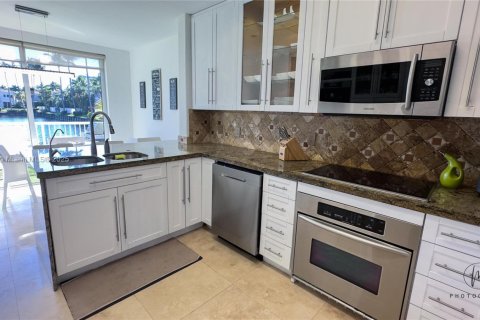 Casa en venta en Aventura, Florida, 3 dormitorios, 215.07 m2 № 2017341 - foto 11