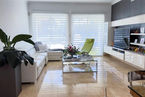 Casa en venta en Aventura, Florida, 3 dormitorios, 215.07 m2 № 2017341 - foto 9