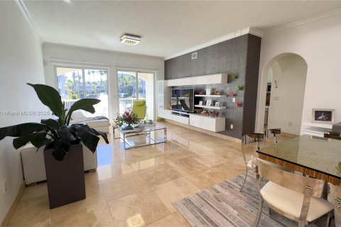 Casa en venta en Aventura, Florida, 3 dormitorios, 215.07 m2 № 2017341 - foto 7
