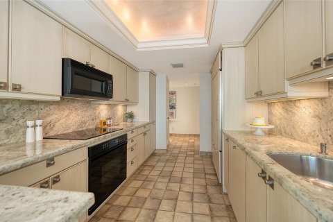 Condo in Longboat Key, Florida, 2 bedrooms  № 1652560 - photo 17