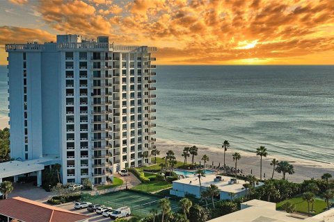 Condo in Longboat Key, Florida, 2 bedrooms  № 1652560 - photo 1