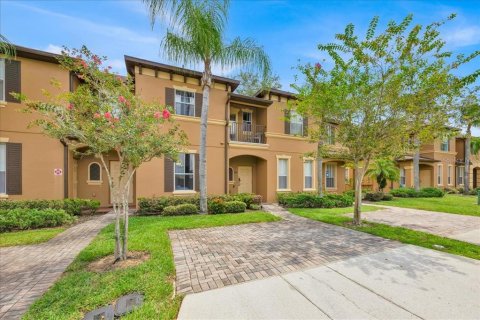 Townhouse in Davenport, Florida 3 bedrooms, 138.61 sq.m. № 1910380 - photo 2