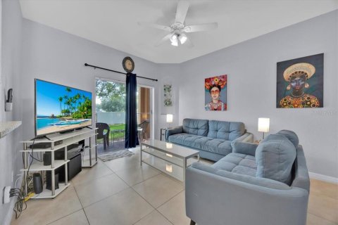 Townhouse in Davenport, Florida 3 bedrooms, 138.61 sq.m. № 1910380 - photo 12