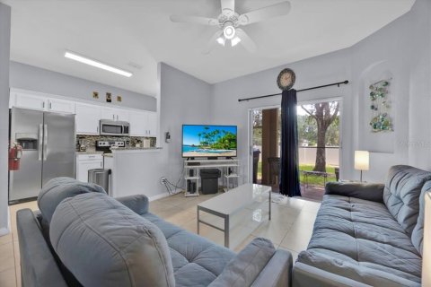 Townhouse in Davenport, Florida 3 bedrooms, 138.61 sq.m. № 1910380 - photo 13