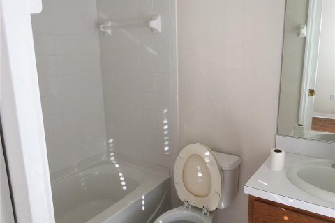Condominio en alquiler en Gibsonton, Florida, 2 dormitorios, 126.35 m2 № 1904884 - foto 8