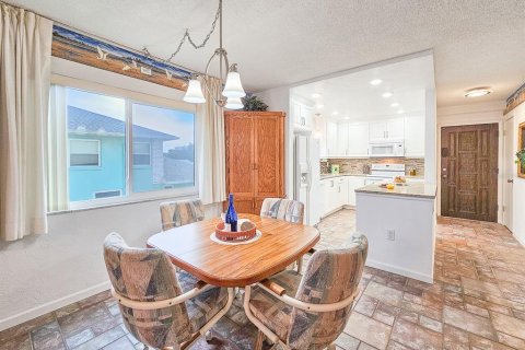 Condo in Port Orange, Florida, 3 bedrooms  № 1831600 - photo 12