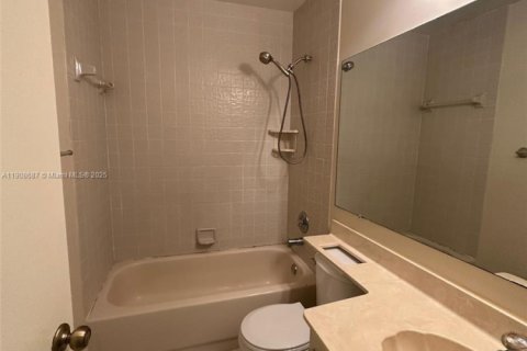 Touwnhouse à louer à Tamarac, Floride: 2 chambres, 104.79 m2 № 1964625 - photo 8