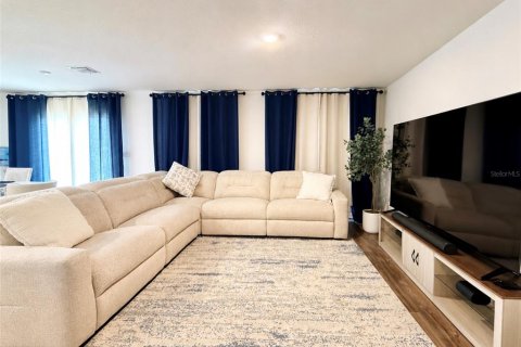 Villa ou maison à louer à Haines City, Floride: 4 chambres, 184.04 m2 № 2317330 - photo 3