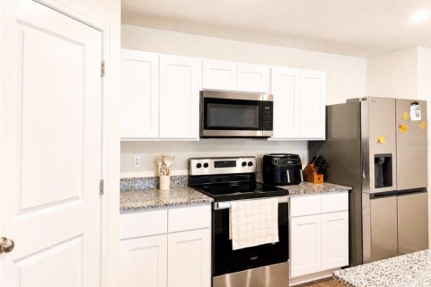 Villa ou maison à louer à Haines City, Floride: 4 chambres, 184.04 m2 № 2317330 - photo 6