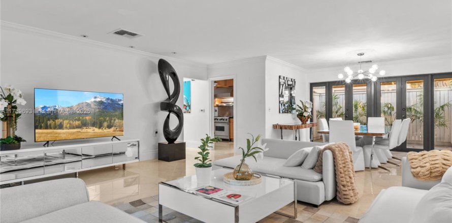 Villa ou maison à Miami Beach, Floride 3 chambres, 144.65 m2 № 1859928