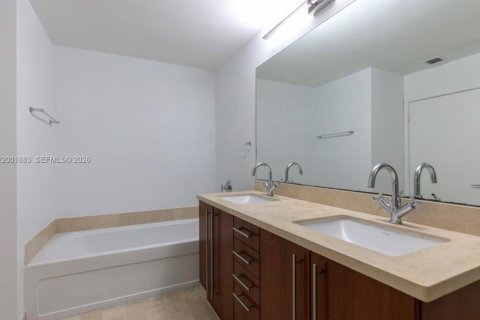 Copropriété à louer à Miami, Floride: 2 chambres, 94.02 m2 № 2251398 - photo 7