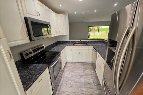 Copropriété à louer à Altamonte Springs, Floride: 3 chambres, 139.54 m2 № 2403513 - photo 4