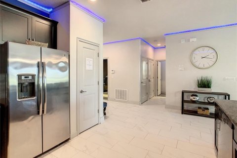 House in Davenport, Florida 8 bedrooms, 363.15 sq.m. № 1906158 - photo 17