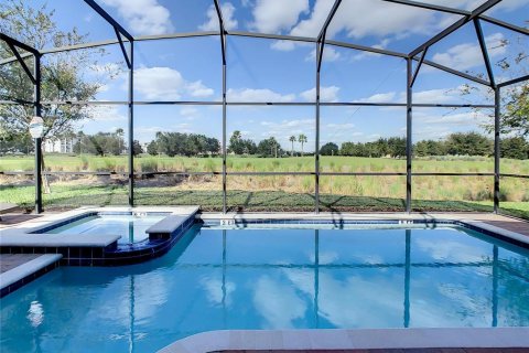 House in Davenport, Florida 8 bedrooms, 363.15 sq.m. № 1906158 - photo 3