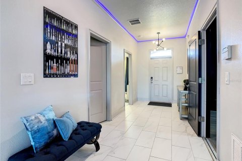 House in Davenport, Florida 8 bedrooms, 363.15 sq.m. № 1906158 - photo 20