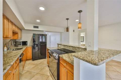 Casa en venta en Tampa, Florida, 4 dormitorios, 193.05 m2 № 1798210 - foto 12