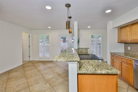 Casa en venta en Tampa, Florida, 4 dormitorios, 193.05 m2 № 1798210 - foto 9