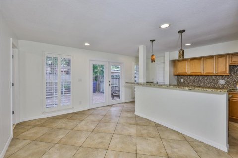 Casa en venta en Tampa, Florida, 4 dormitorios, 193.05 m2 № 1798210 - foto 10