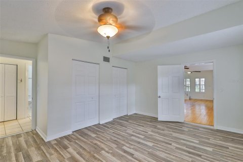 House in Tampa, Florida 4 bedrooms, 193.05 sq.m. № 1798210 - photo 17