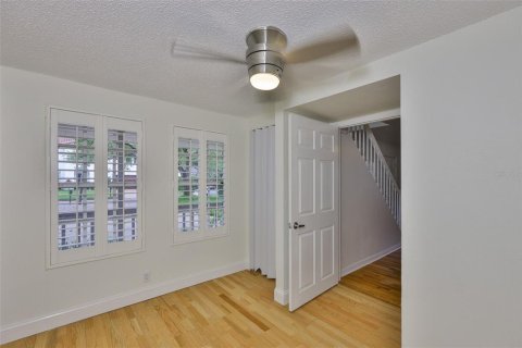 Casa en venta en Tampa, Florida, 4 dormitorios, 193.05 m2 № 1798210 - foto 18