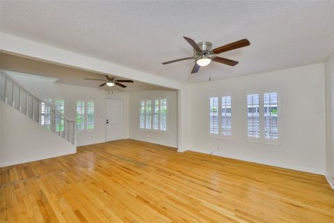 Casa en venta en Tampa, Florida, 4 dormitorios, 193.05 m2 № 1798210 - foto 6