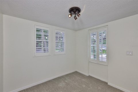 House in Tampa, Florida 4 bedrooms, 193.05 sq.m. № 1798210 - photo 22