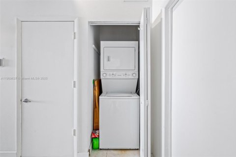 Condominio en venta en Aventura, Florida, 2 dormitorios, 111.85 m2 № 1965436 - foto 15