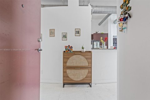 Condominio en venta en Aventura, Florida, 2 dormitorios, 111.85 m2 № 1965436 - foto 2