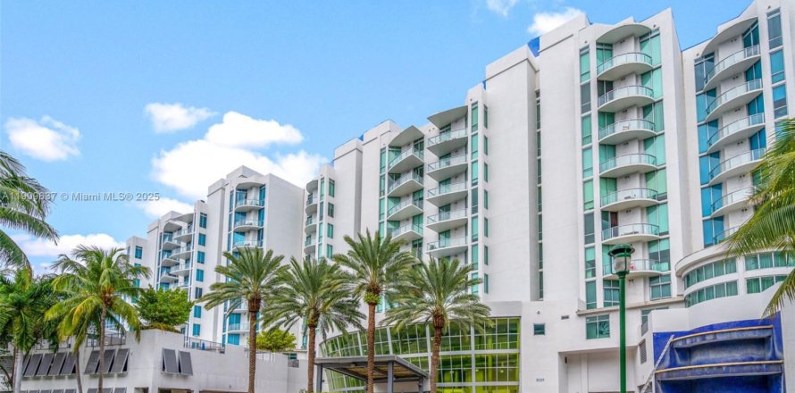 Condominio en Aventura, Florida, 2 dormitorios  № 1965436