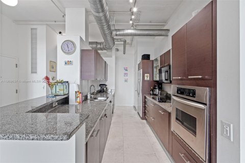 Condominio en venta en Aventura, Florida, 2 dormitorios, 111.85 m2 № 1965436 - foto 10